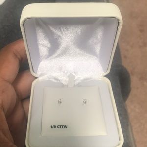 14k Diamond Earrings 1/8 CTTW